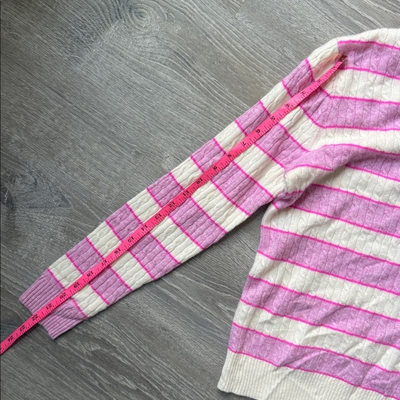 NEW J Crew Cable-knit cashmere crewneck sweater with shoulder buttons Medium - Picture 10 of 10